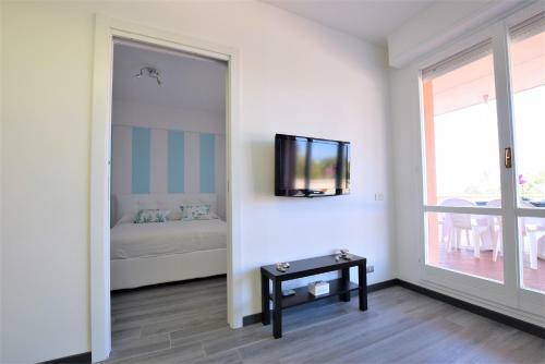 Apartamento Grande Terrazzo E Parcheggio Privato, 350 M Dalla Spiaggia