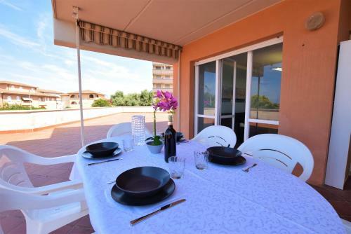 Apartamento Grande Terrazzo E Parcheggio Privato, 350 M Dalla Spiaggia