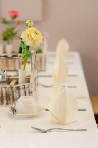 Winzerhotel V�hringer