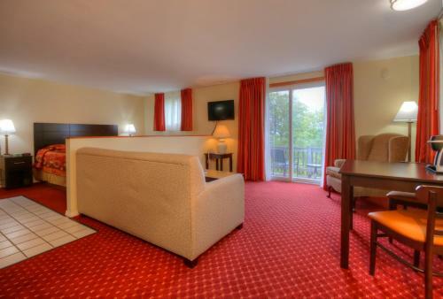 Motel Colonial Village Resort