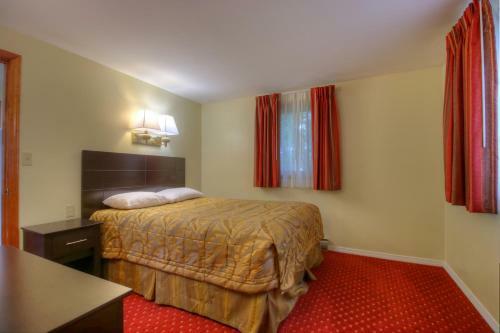 Motel Colonial Village Resort