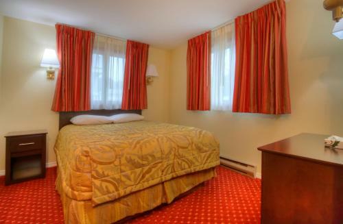 Motel Colonial Village Resort
