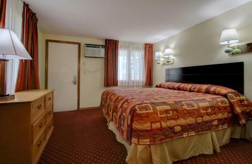 Motel Colonial Village Resort