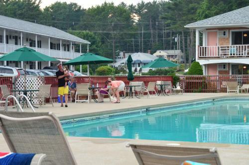 Motel Colonial Village Resort