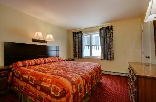 Motel Colonial Village Resort
