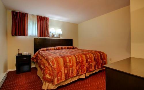 Motel Colonial Village Resort