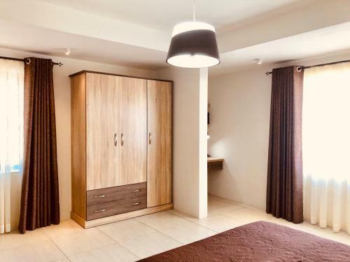 Luxury Westwood Apartment+pool