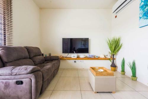 Luxury Westwood Apartment+pool