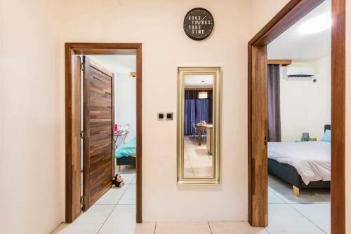 Luxury Westwood Apartment+pool
