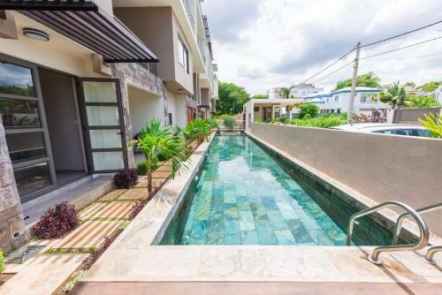 Luxury Westwood Apartment+pool