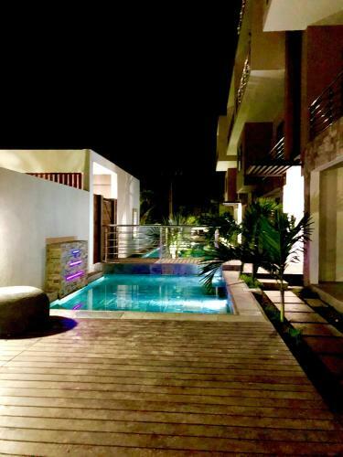 Luxury Westwood Apartment+pool