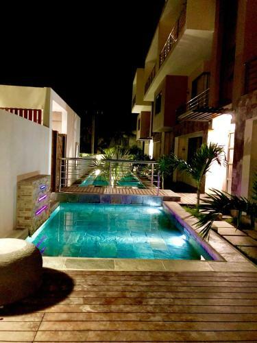Luxury Westwood Apartment+pool