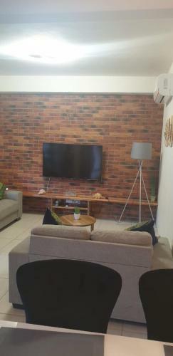 Luxury 2 Bedroom Apartment, Close To Beach