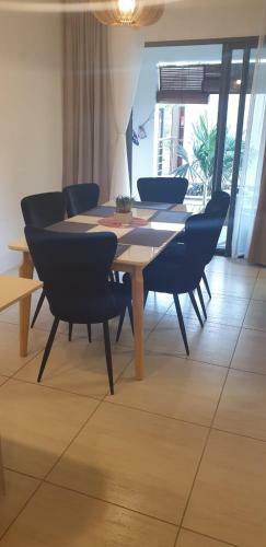 Luxury 2 Bedroom Apartment, Close To Beach