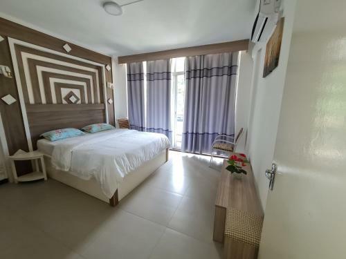 Sunny Bay Apartments