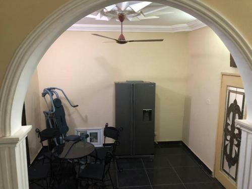 Cozy 3-bedroom Villa In Kwabenya