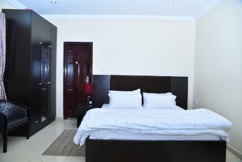 Towlab Hotel & Suites
