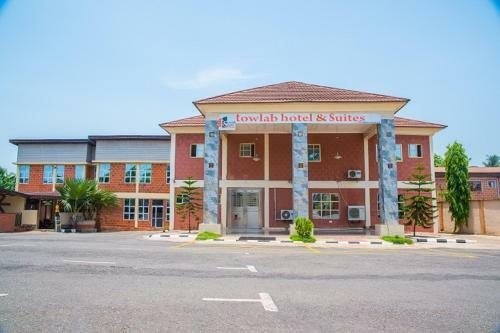 Towlab Hotel & Suites