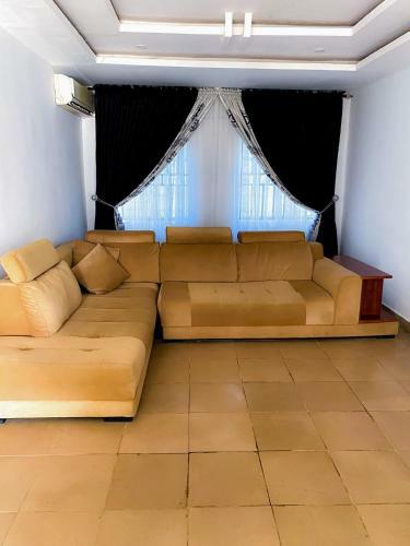 Boujie Apartment With Lovely Room