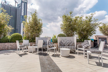 Y2 Residence Hotel