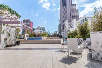 Y2 Residence Hotel