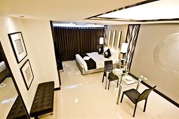 Y2 Residence Hotel