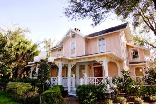 Sweetwater Branch Inn Bed And Breakfast