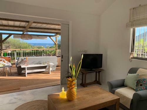 Charming Cottage Very Closed To The Beach