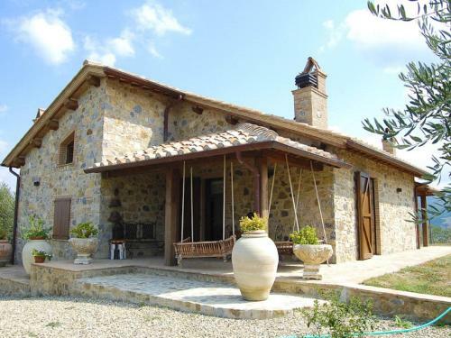Valley-view Holiday Home In Seggiano With A Sauna