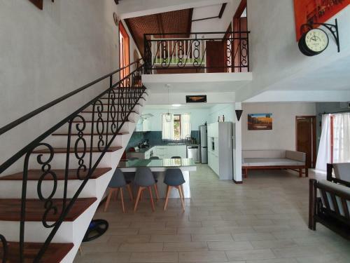 Villa Paille En Queue With Heated Pool Piscine Chauffee