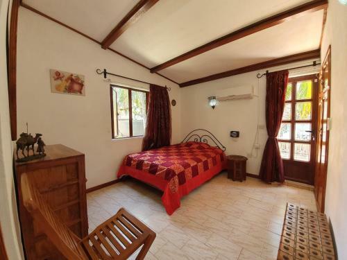 Villa Paille En Queue With Heated Pool Piscine Chauffee