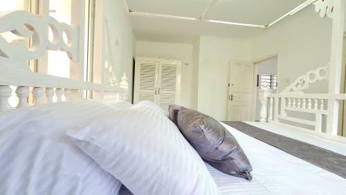 Jahazi Place - Beachfront Apartment