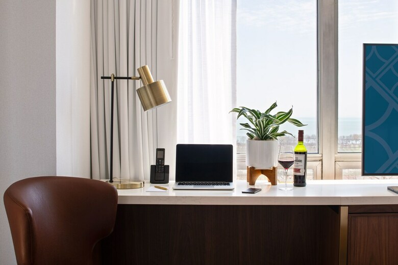 Hotel Chicago`s Essex Inn