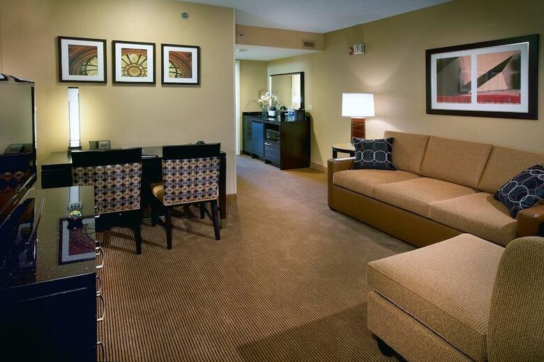 Hotel Embassy Suites Downtown