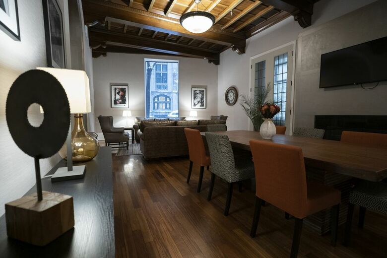 The Tremont Chicago Hotel At Magnificent Mile