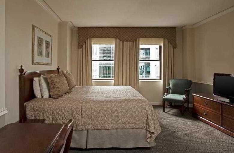 The Tremont Chicago Hotel At Magnificent Mile