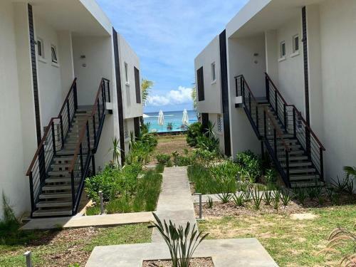 Obiches Beachfront Apartments
