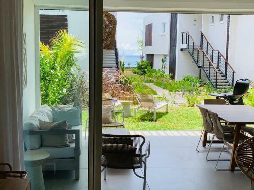 Obiches Beachfront Apartments