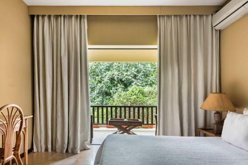 Villa Vakoa - Tranquil Villa With Lush Gardens
