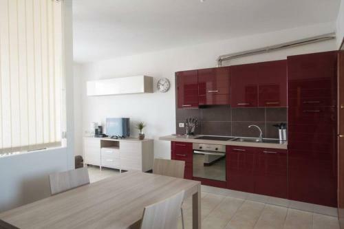 Apartment Victoria, Cozy Studio Flat Near Leonardo Academy