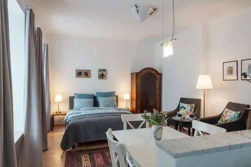 Sommavilla Apartments - Central Living
