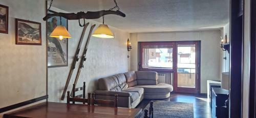 Hostdomus - City Center Apartment