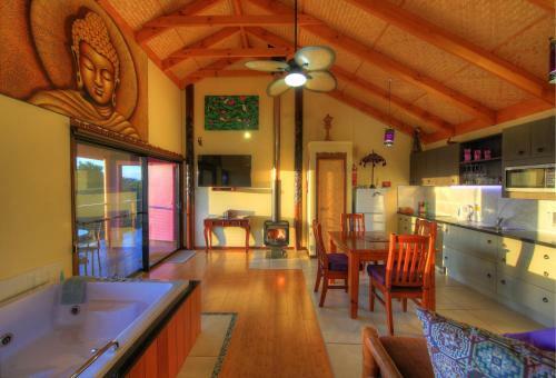 Bed & Breakfast Maleny Tropical Retreat