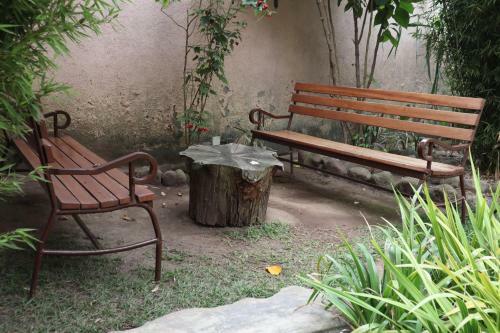 Hostal La Natura Guesthouse