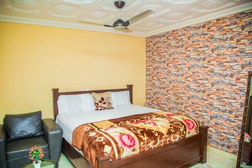 Vihills Hotel