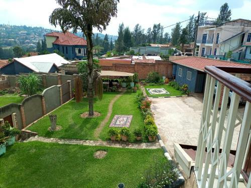 Hostal Room In Apartment - Puma Garden And Suites