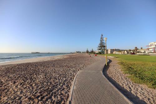 Beachfront Apartment @ Morleenpark Unit 11