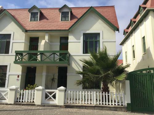 Central Family Cottage