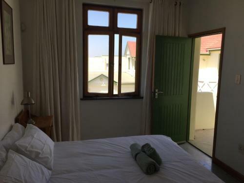 Central Family Cottage