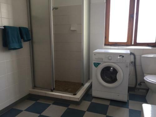 Central Family Cottage